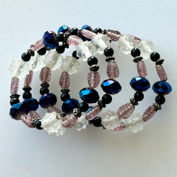 Vintage Glass Bead Bracelet on Memory Wire Artglass 8” - Picture 4 of 7